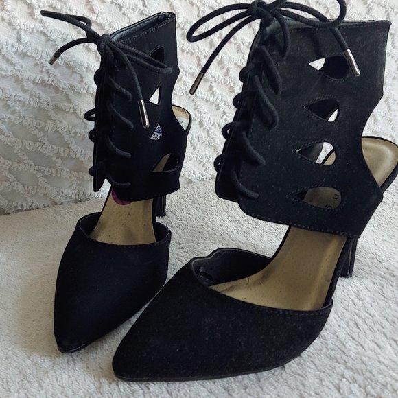 NWT MADDEN GIRL Faux Suede Lace-Up Ankle Cuff Bootie Heels - Picture 2 of 7